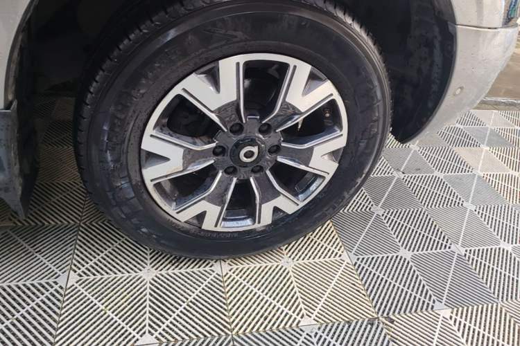 Used Great Wall Poer 2021 2.0T Global Version Automatic Gasoline 4x4 Prestige Standard Cab GW4C20B Right Front Wheel Hub