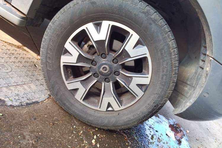 Used Great Wall Poer 2021 2.0T Global Version Automatic Diesel 4x4 Prestige Standard Cab GW4D20M Right Front Wheel Hub