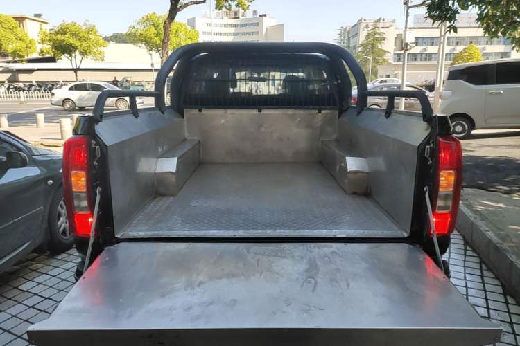 Used Great Wall Poer 2021 2.0T Commercial Version Automatic Diesel 4x4 Elite Long-Box GW4D20M Trunk