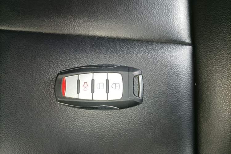 Used Great Wall Poer 2021 2.0T Commercial Version Automatic Diesel Two-Wheel Drive Elite Trim with Long Bed – GW4D20M Vehicle Key