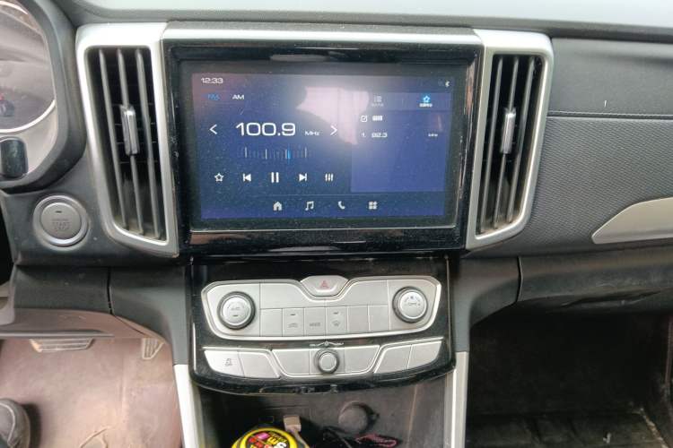 Used Great Wall Poer 2021 2.0T Commercial Version Automatic Diesel Two-Wheel Drive Elite Trim with Long Bed – GW4D20M Audio And AC Panel