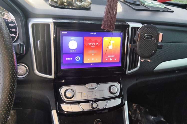 Used Great Wall Poer 2021 2.0T Commercial Version Automatic Diesel Two-Wheel Drive Elite Trim with Long Bed – GW4D20M Audio And AC Panel