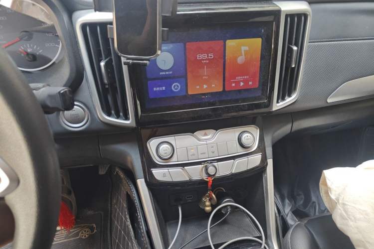 Used Great Wall Poer 2021 2.0T Commercial Version Automatic Diesel Two-Wheel Drive Elite Trim with Long Bed – GW4D20M Audio And AC Panel