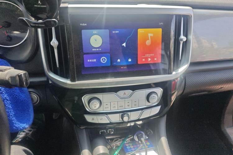 Used Great Wall Poer 2021 2.0T Global Version Automatic Diesel 4x4 Comfort Trim Standard Box GW4D20M Audio And AC Panel