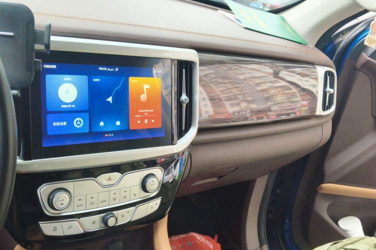 Used Great Wall Poer 2021 2.0T Global Version Automatic Gasoline 4x4 Prestige Standard Cab GW4C20B Audio And AC Panel