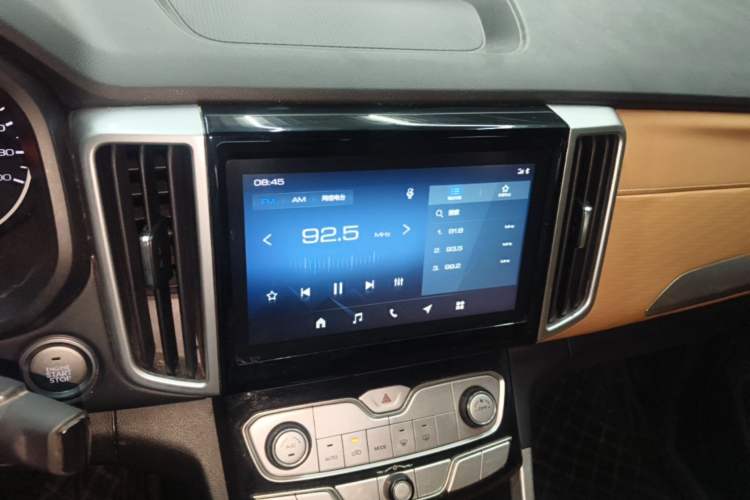 Used Great Wall Poer 2021 2.0T Commercial Version Automatic Gasoline 4x4 Navigation Type Long-Box GW4C20B Audio And AC Panel