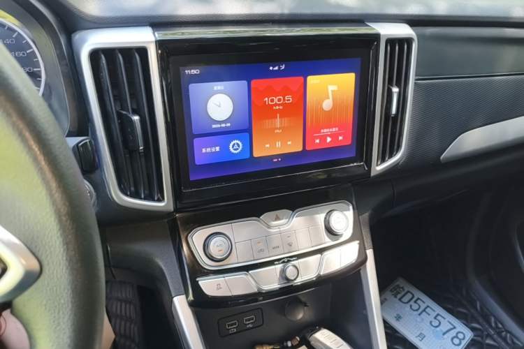 Used Great Wall Poer 2021 2.0T Commercial Version Automatic Diesel Two-Wheel Drive Elite Trim with Long Bed – GW4D20M Audio And AC Panel