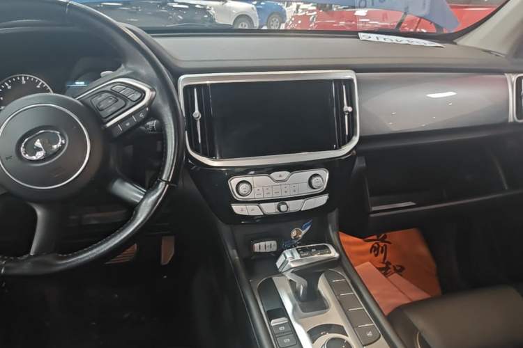 Used Great Wall Poer 2021 2.0T Global Version Passenger Automatic Diesel Two-Wheel Drive Comfort Trim Standard Cab GW4D20M Audio And AC Panel