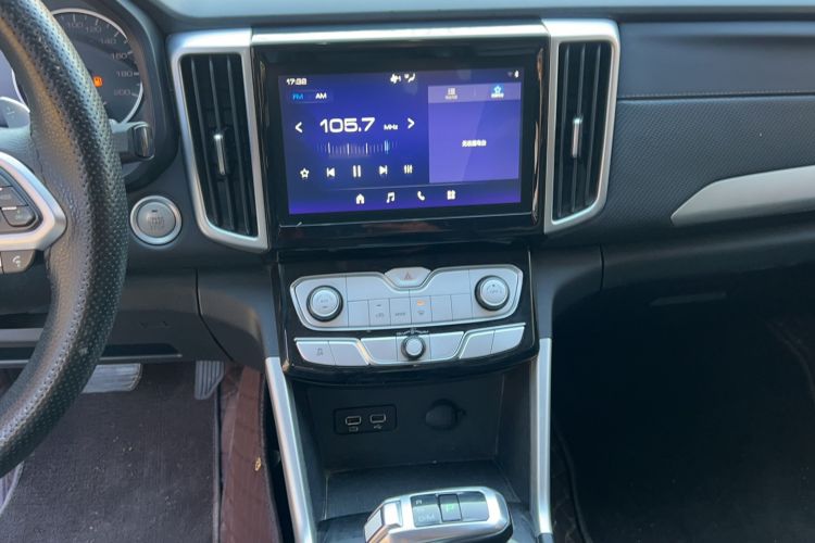 Used Great Wall Poer 2021 2.0T Commercial Version Automatic Diesel Two-Wheel Drive Elite Trim with Long Bed – GW4D20M Audio And AC Panel