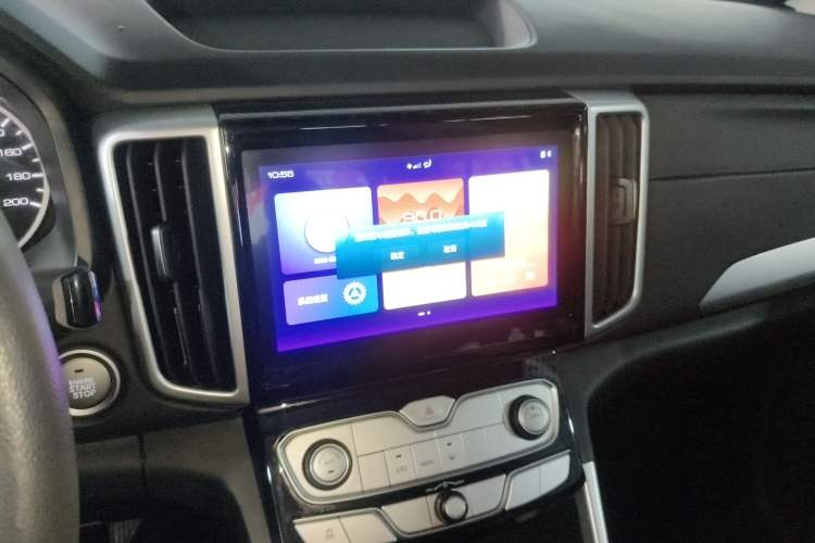 Used Great Wall Poer 2021 2.0T Commercial Version Automatic Diesel Two-Wheel Drive Elite Trim with Long Bed – GW4D20M Audio And AC Panel