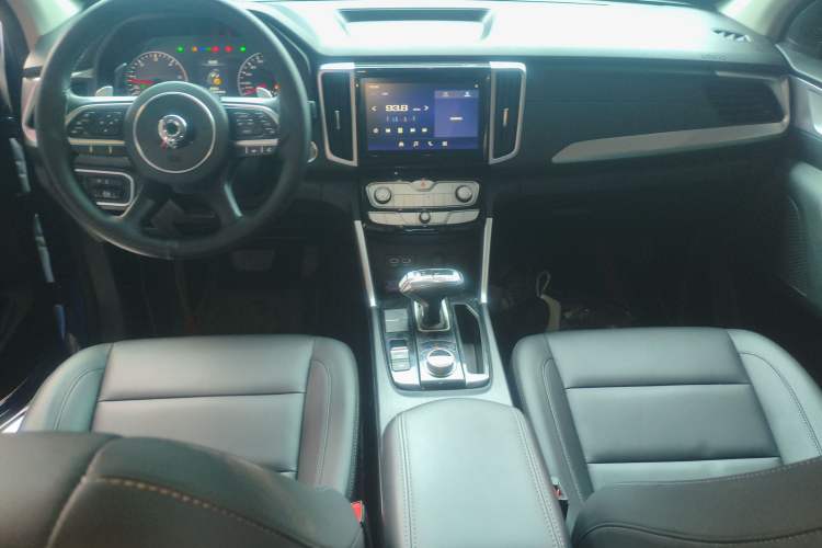 Used Great Wall Poer 2021 2.0T Commercial Version Automatic Diesel 4x4 Elite Long-Box GW4D20M Center Console