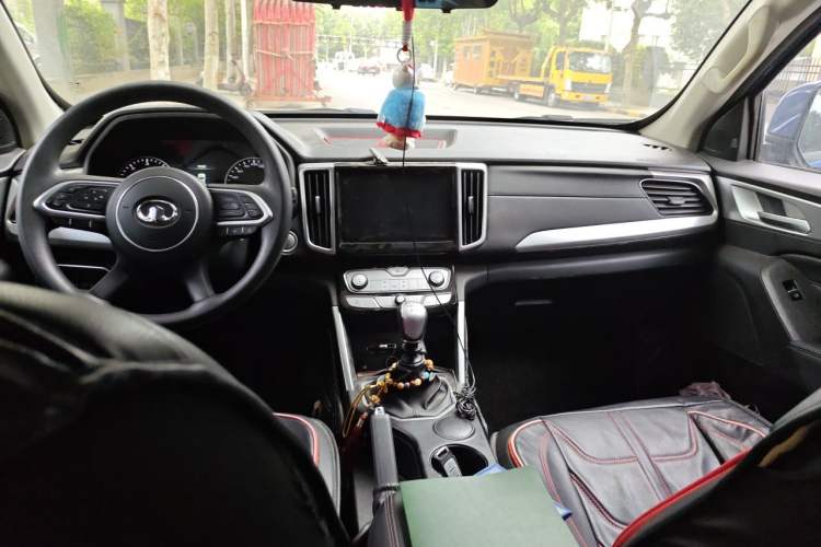 Used Great Wall Poer 2021 2.0T Commercial Version Manual Diesel Two-Wheel Drive Elite Long-Box GW4D20M Center Console