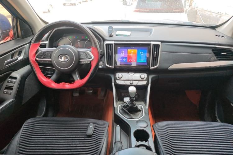 Used Great Wall Poer 2021 2.0T Commercial Version Manual Diesel Two-Wheel Drive Elite Long-Box GW4D20M Center Console
