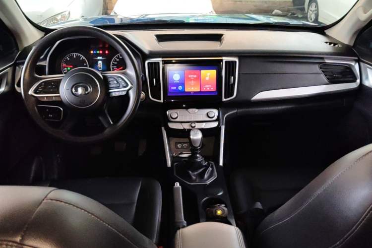 Used Great Wall Poer 2021 2.0T Commercial Version Manual Diesel Two-Wheel Drive Elite Long-Box GW4D20M Center Console