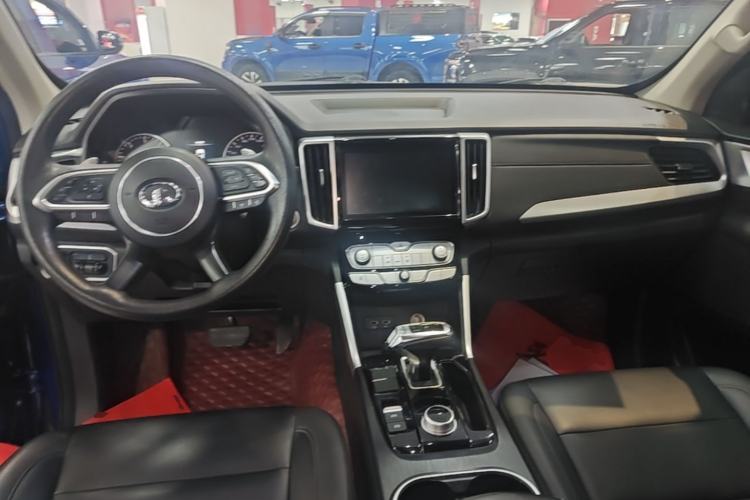 Used Great Wall Poer 2021 2.0T Commercial Version Automatic Diesel Two-Wheel Drive Elite Trim with Long Bed – GW4D20M Center Console