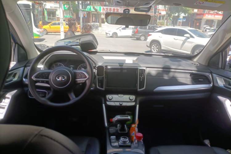 Used Great Wall Poer 2021 2.0T Commercial Version Automatic Diesel 4x4 Elite Long-Box GW4D20M Center Console