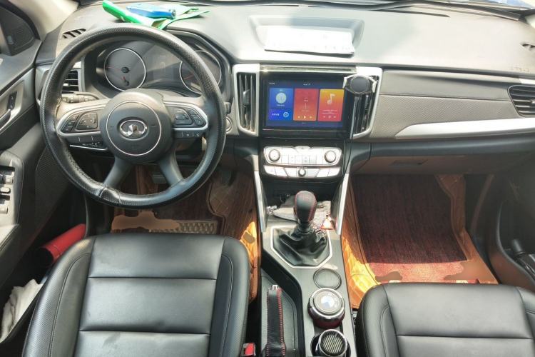Used Great Wall Poer 2021 2.0T Commercial Version Manual Diesel Two-Wheel Drive Elite Long-Box GW4D20M Center Console