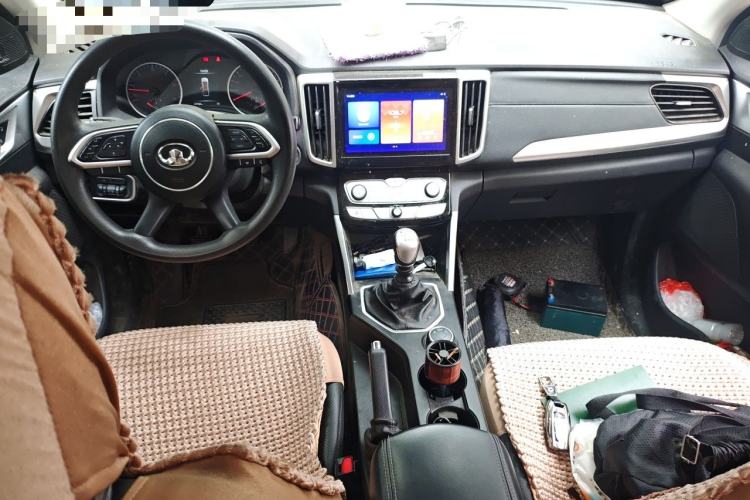 Used Great Wall Poer 2021 2.0T Commercial Version Manual Diesel 4x4 Elite Long-Box GW4D20M Center Console