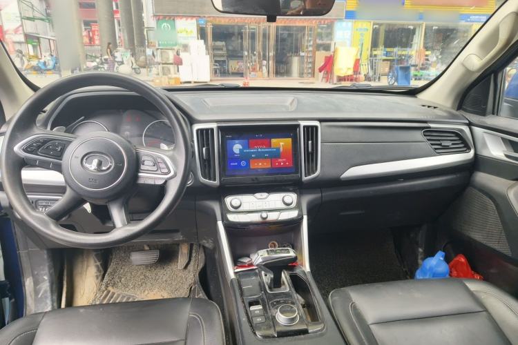 Used Great Wall Poer 2021 2.0T Commercial Version Automatic Diesel Two-Wheel Drive Elite Trim with Long Bed – GW4D20M Center Console