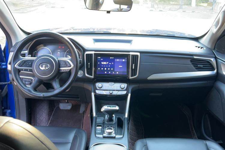 Used Great Wall Poer 2021 2.0T Commercial Version Automatic Diesel Two-Wheel Drive Elite Trim with Long Bed – GW4D20M Center Console
