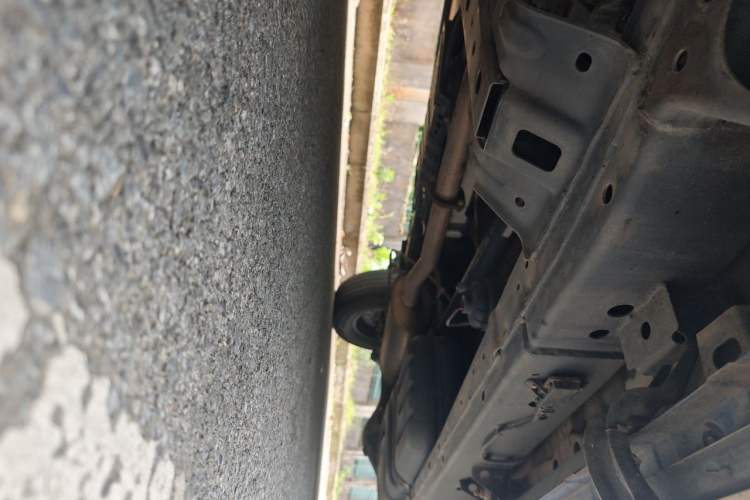 Used Great Wall Poer 2021 2.0T Commercial Version Manual Diesel Two-Wheel Drive Long-Box GW4D20M Chassis Front Left