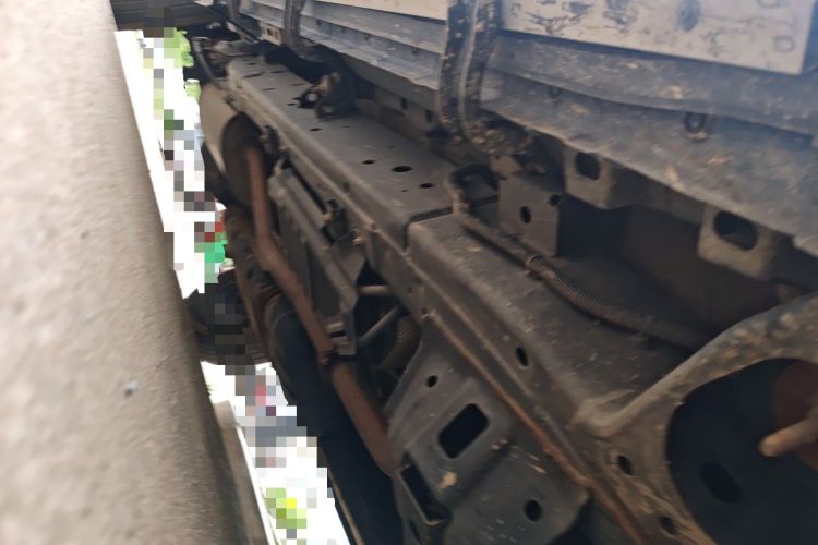 Used Great Wall Poer 2021 2.0T Commercial Version Manual Diesel 4x4 Elite Long-Box GW4D20M Chassis Front Right