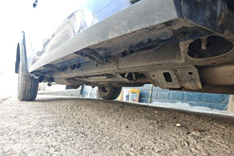 Used Great Wall Poer 2021 2.0T Commercial Version Manual Diesel 4x4 Elite Long-Box GW4D20M Chassis Front Right