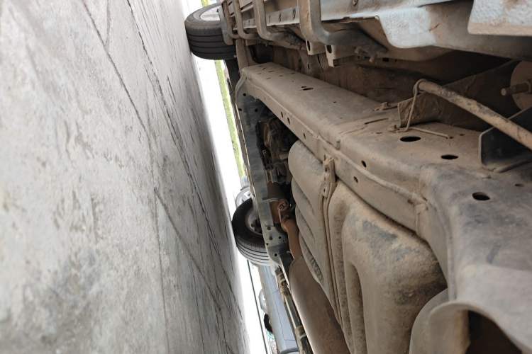 Used Great Wall Poer 2021 2.0T Commercial Version Manual Diesel Two-Wheel Drive Elite Long-Box GW4D20M Chassis Rear Left