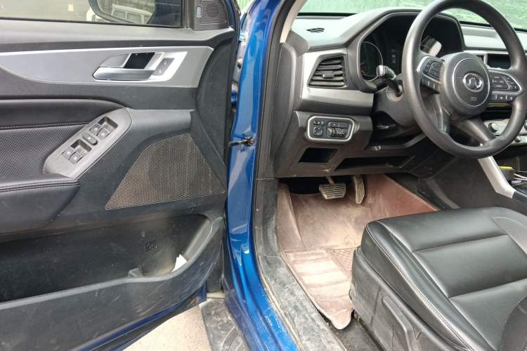 Used Great Wall Poer 2021 2.0T Commercial Version Automatic Diesel Two-Wheel Drive Elite Trim with Long Bed – GW4D20M Driver Seat