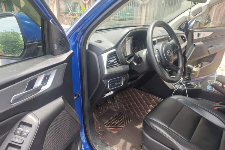 Used Great Wall Poer 2021 2.0T Commercial Version Manual Diesel Two-Wheel Drive Long-Box GW4D20M Driver Seat