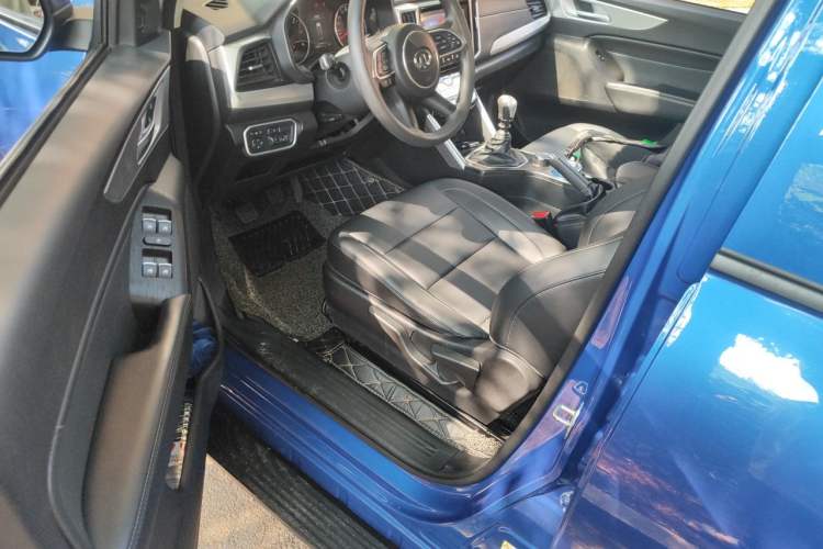 Used Great Wall Poer 2021 2.0T Commercial Version Manual Diesel 4x4 Elite Long-Box GW4D20M Driver Seat