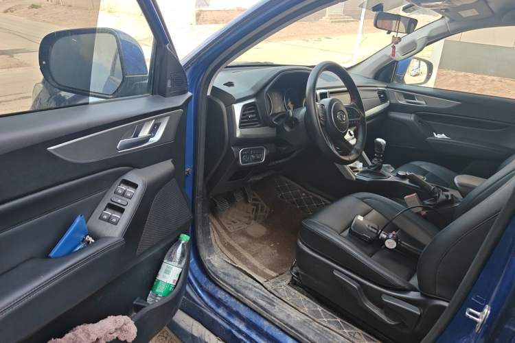 Used Great Wall Poer 2021 2.0T Commercial Version Manual Diesel 4x4 Elite Long-Box GW4D20M Driver Seat