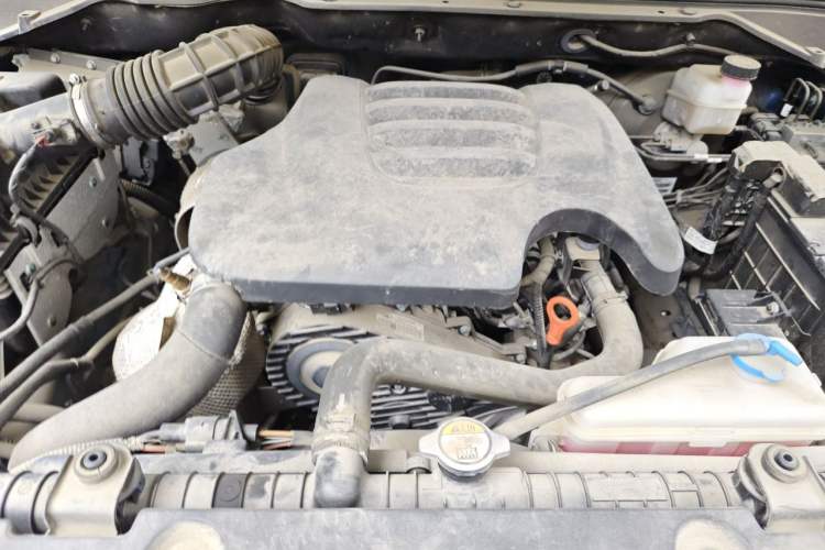Used Great Wall Poer 2021 2.0T Commercial Version Manual Diesel Two-Wheel Drive Elite Long-Box GW4D20M Engine Bay