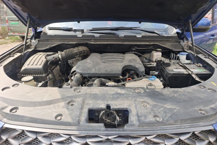 Used Great Wall Poer 2021 2.0T Commercial Version Manual Diesel 4x4 Elite Long-Box GW4D20M Engine Bay
