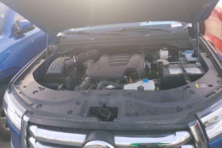 Used Great Wall Poer 2021 2.0T Global Version Automatic Diesel 4x4 Prestige Standard Cab GW4D20M Engine Bay