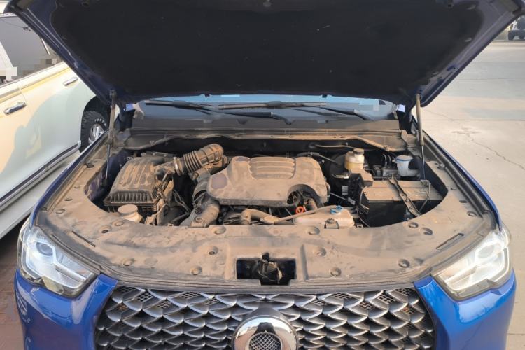 Used Great Wall Poer 2021 2.0T Commercial Version Automatic Diesel 4x4 Elite Long-Box GW4D20M Engine Bay
