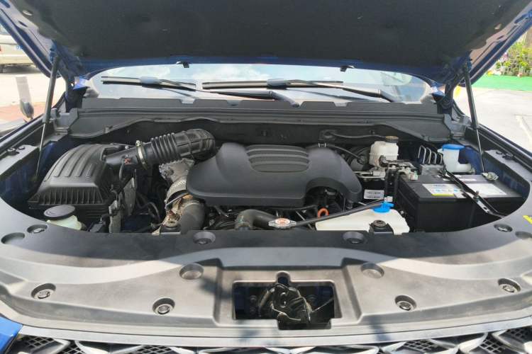 Used Great Wall Poer 2021 2.0T Commercial Version Manual Diesel Two-Wheel Drive Elite Long-Box GW4D20M Engine Bay