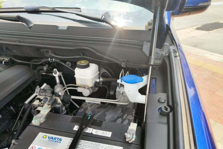 Used Great Wall Poer 2021 2.0T Commercial Version Manual Diesel Two-Wheel Drive Elite Long-Box GW4D20M Engine Bay Left