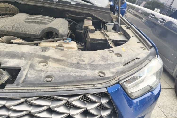 Used Great Wall Poer 2021 2.0T Commercial Version Automatic Diesel Two-Wheel Drive Elite Trim with Long Bed – GW4D20M Engine Bay Left
