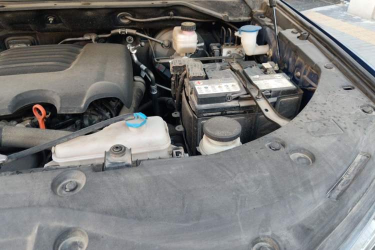 Used Great Wall Poer 2021 2.0T Commercial Version Automatic Gasoline Two-Wheel Drive Elite Trim with Long Bed – GW4C20B Engine Bay Left