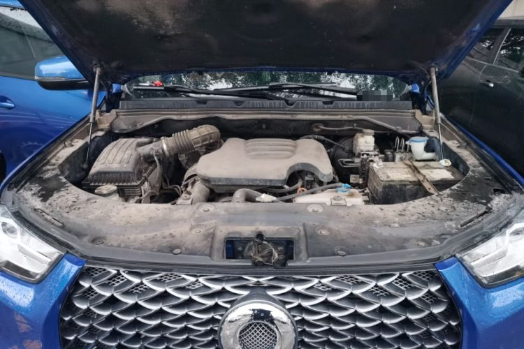 Used Great Wall Poer 2021 2.0T Commercial Version Automatic Diesel 4x4 Elite Long-Box GW4D20M Engine Bay