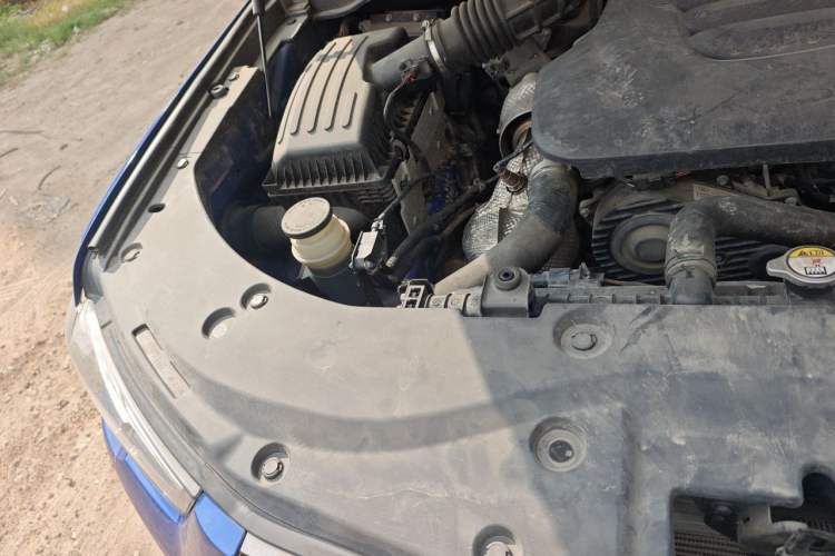 Used Great Wall Poer 2021 2.0T Commercial Version Manual Diesel 4x4 Elite Long-Box GW4D20M Engine Bay Right