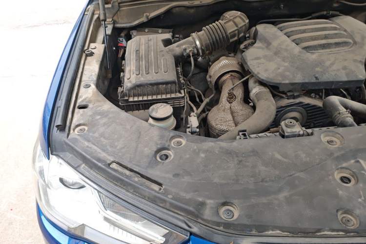 Used Great Wall Poer 2021 2.0T Commercial Version Manual Diesel 4x4 Elite Long-Box GW4D20M Engine Bay Right