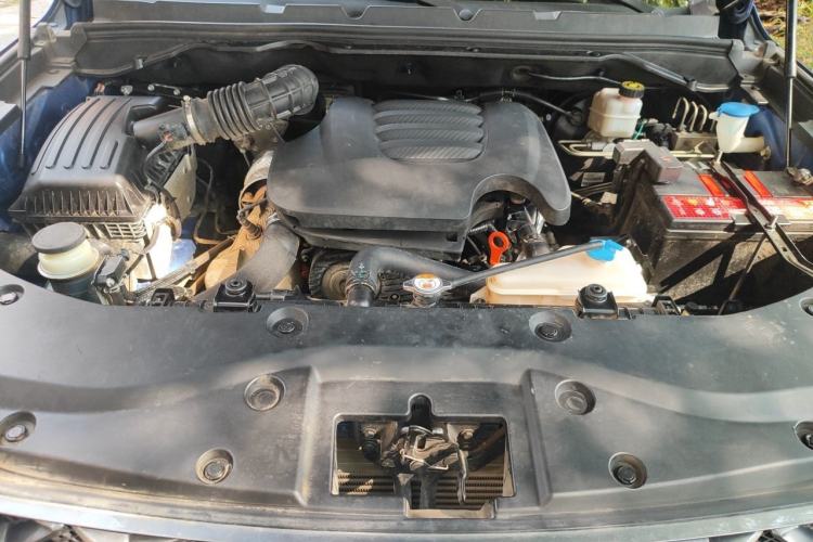 Used Great Wall Poer 2021 2.0T Commercial Version Manual Diesel 4x4 Elite Long-Box GW4D20M Engine Bay