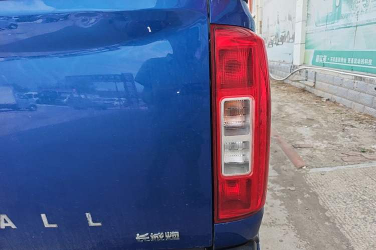 Used Great Wall Poer 2021 2.0T Commercial Version Manual Diesel Two-Wheel Drive Elite Long-Box GW4D20M Exterior 3