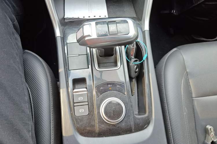 Used Great Wall Poer 2021 2.0T Commercial Version Automatic Diesel 4x4 Elite Long-Box GW4D20M Gear Lever