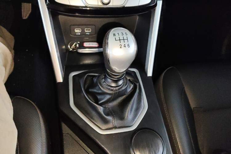 Used Great Wall Poer 2021 2.0T Commercial Version Manual Diesel Two-Wheel Drive Elite Long-Box GW4D20M Gear Lever