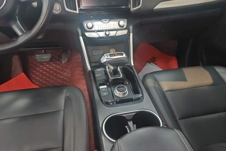 Used Great Wall Poer 2021 2.0T Commercial Version Automatic Diesel Two-Wheel Drive Elite Trim with Long Bed – GW4D20M Gear Lever