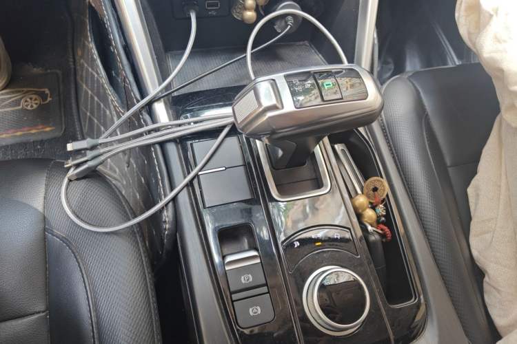 Used Great Wall Poer 2021 2.0T Commercial Version Automatic Diesel Two-Wheel Drive Elite Trim with Long Bed – GW4D20M Gear Lever