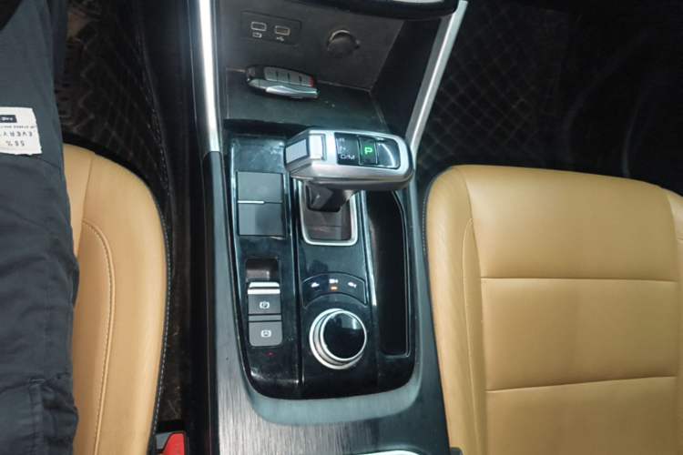 Used Great Wall Poer 2021 2.0T Commercial Version Automatic Gasoline 4x4 Navigation Type Long-Box GW4C20B Gear Lever